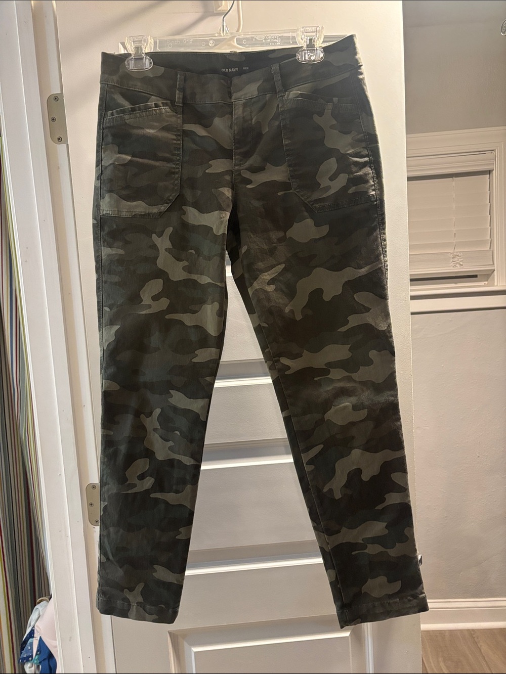 Old Navy Pixie Camo Pants - Olive and Black (6)